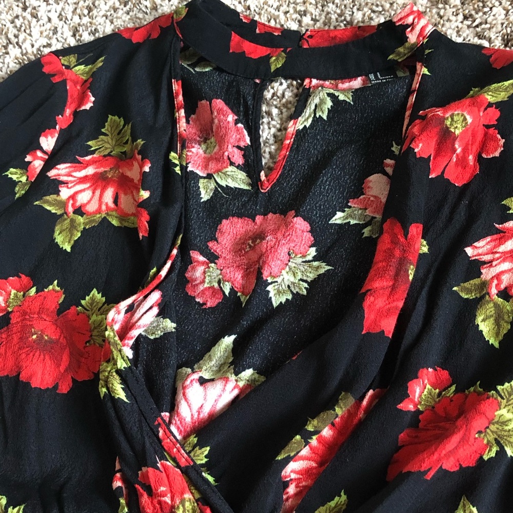 Forever 21 Floral Crop Blouse - Picture 4 of 10